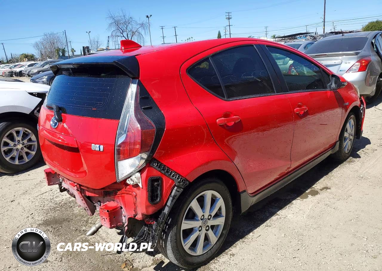 2017 Toyota Prius C Two VIN:JTDKDTB33H1595938 - 3