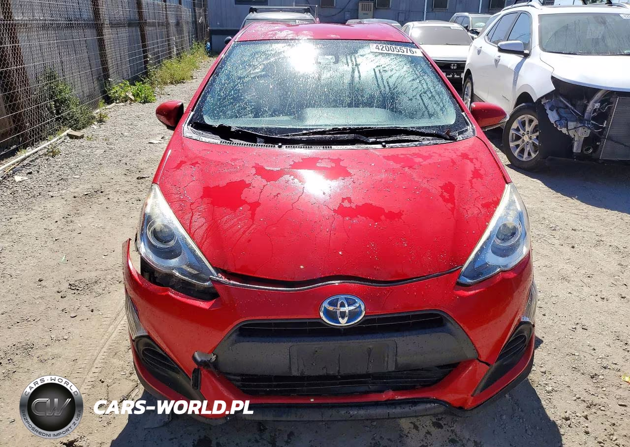 2017 Toyota Prius C Two VIN:JTDKDTB33H1595938 - 5