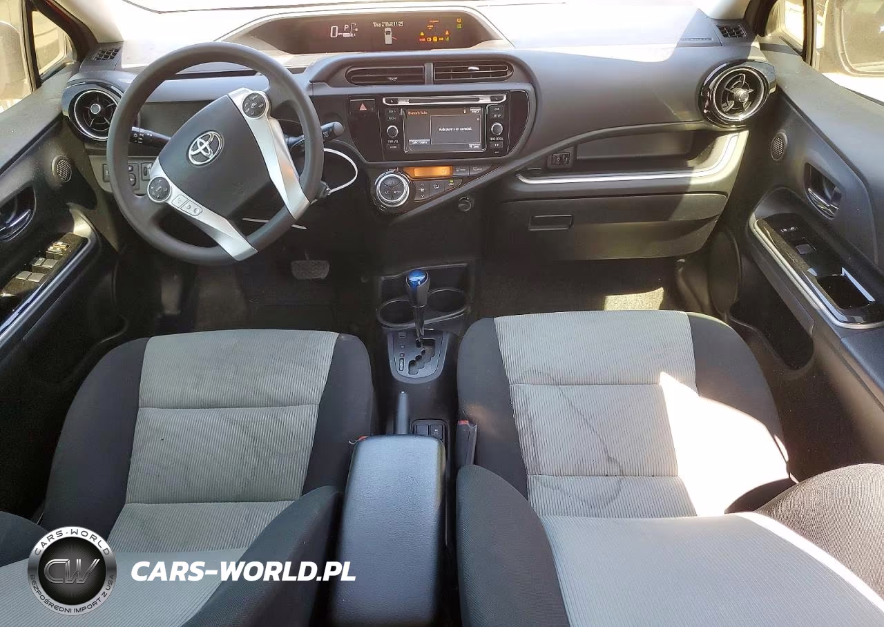 2017 Toyota Prius C Two VIN:JTDKDTB33H1595938 - 8