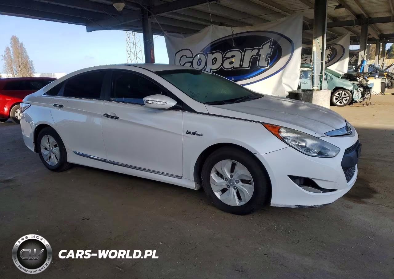 2013 Hyundai Sonata Hybrid VIN:KMHEC4A40DA069062 - 4