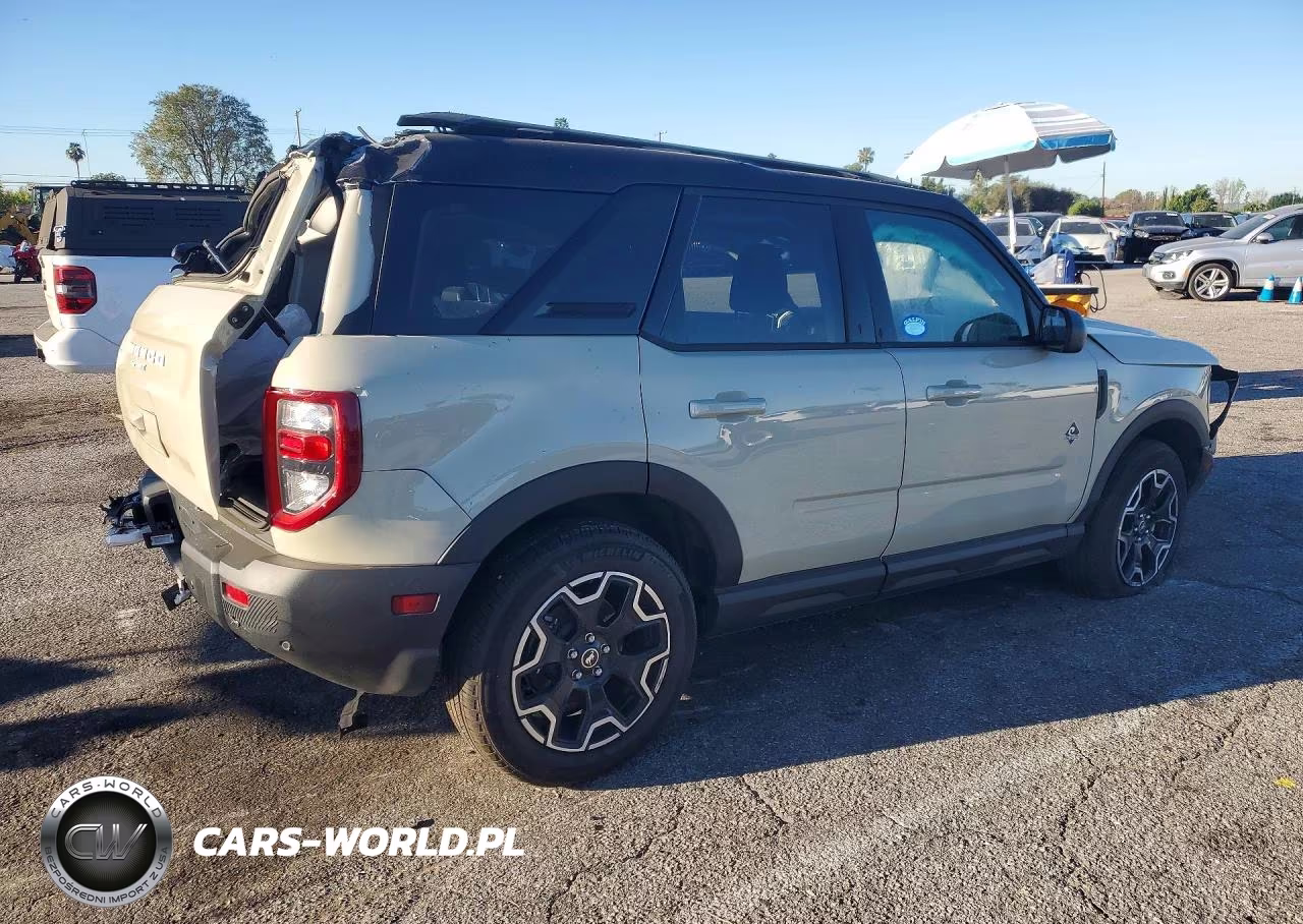 2025 Ford Bronco Sport Outer Banks VIN:3FMCR9CN8SRE97182 - 3