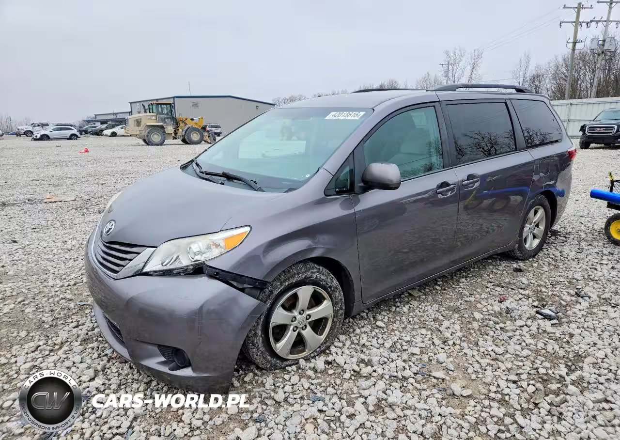 2015 Toyota Sienna Le 8-Passenger