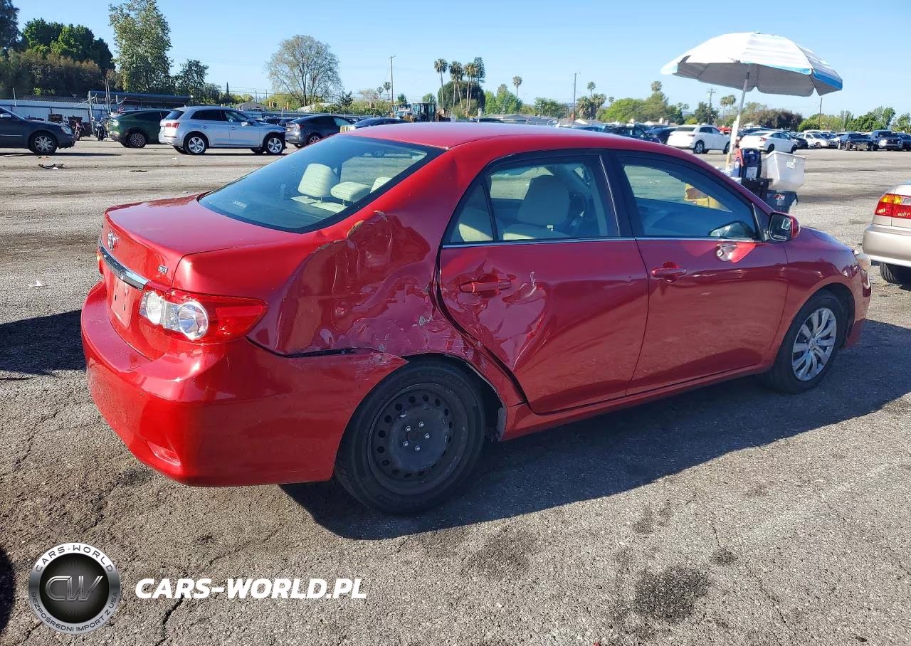 2013 Toyota Corolla Le VIN:JTDBU4EE2DJ114557 - 3