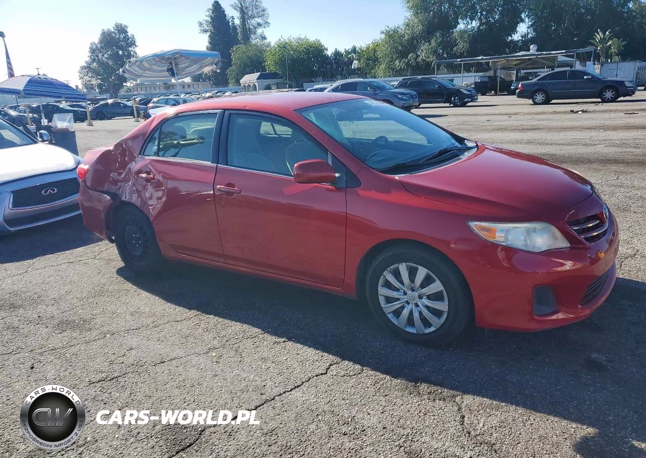 2013 Toyota Corolla Le VIN:JTDBU4EE2DJ114557 - 4