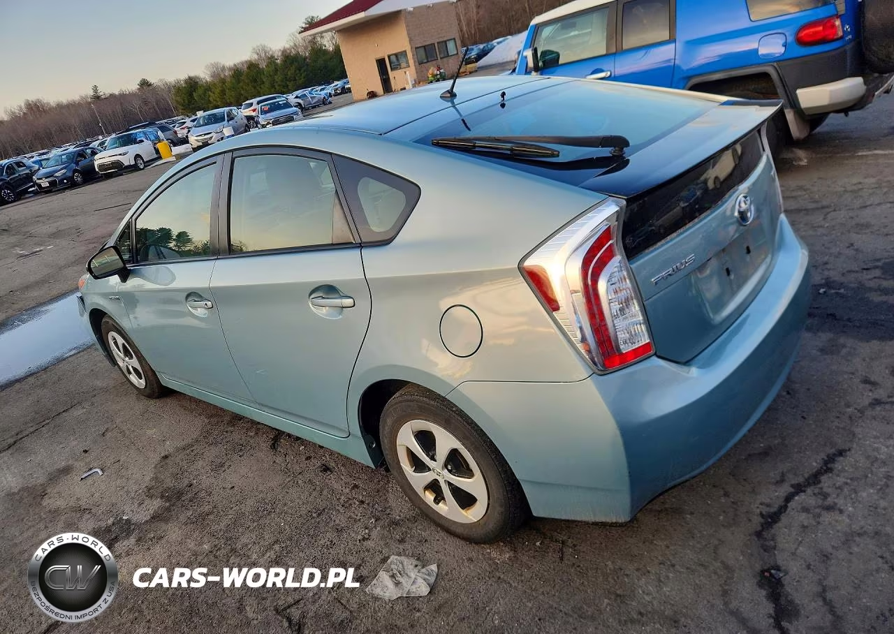 2015 Toyota Prius Two VIN:JTDKN3DU9F1995888 - 2