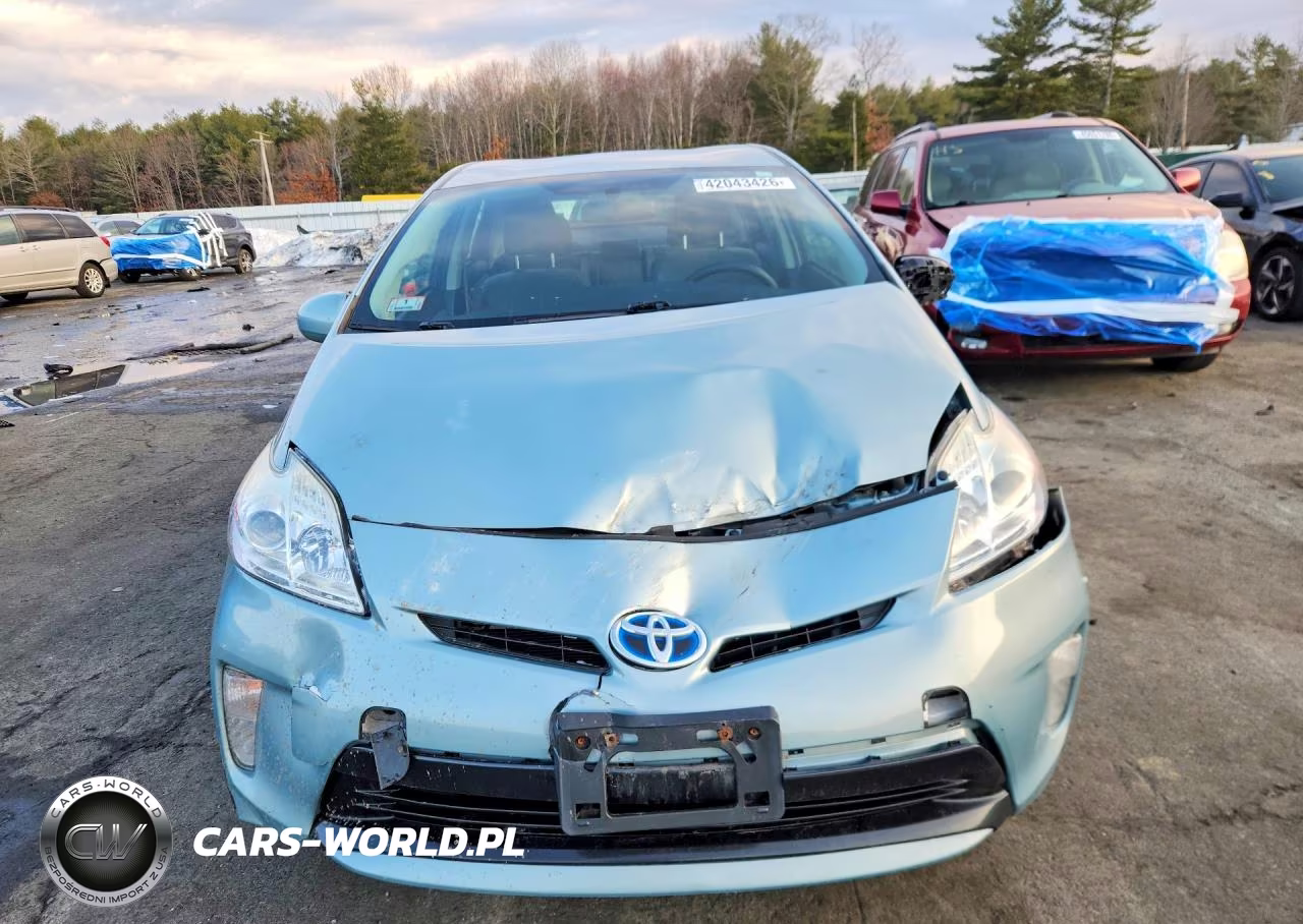 2015 Toyota Prius Two VIN:JTDKN3DU9F1995888 - 5