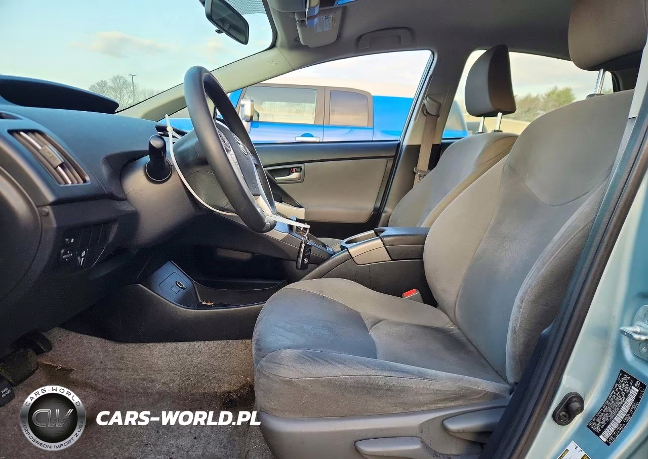 2015 Toyota Prius Two VIN:JTDKN3DU9F1995888 - 7