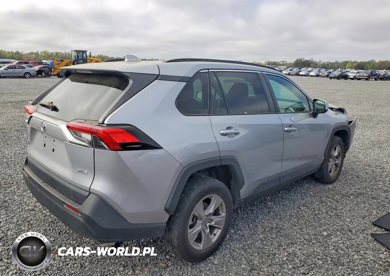 2023 Toyota Rav4 Xle VIN:2T3W1RFV4PW266027 - 3