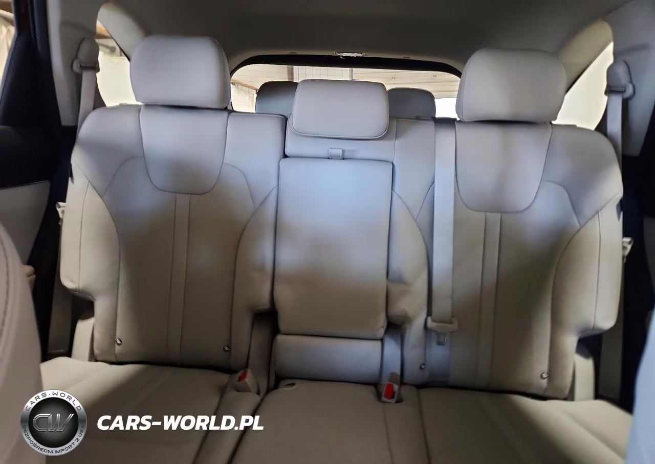 2024 Kia Sorento S VIN:5XYRLDJC3RG270703 - 10