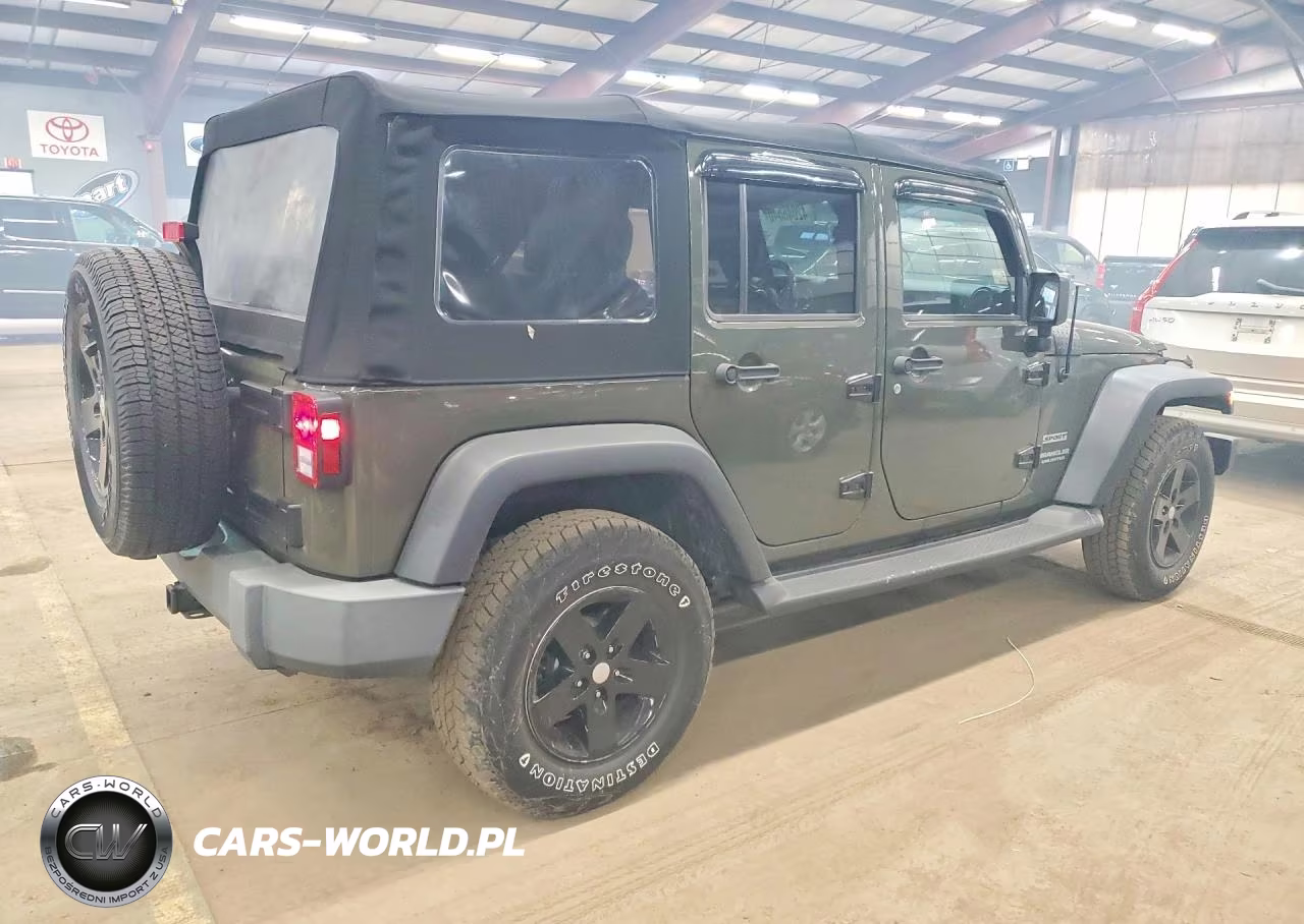 2015 Jeep Wrangler Unlimited Sport VIN:1C4BJWDG6FL767648 - 3
