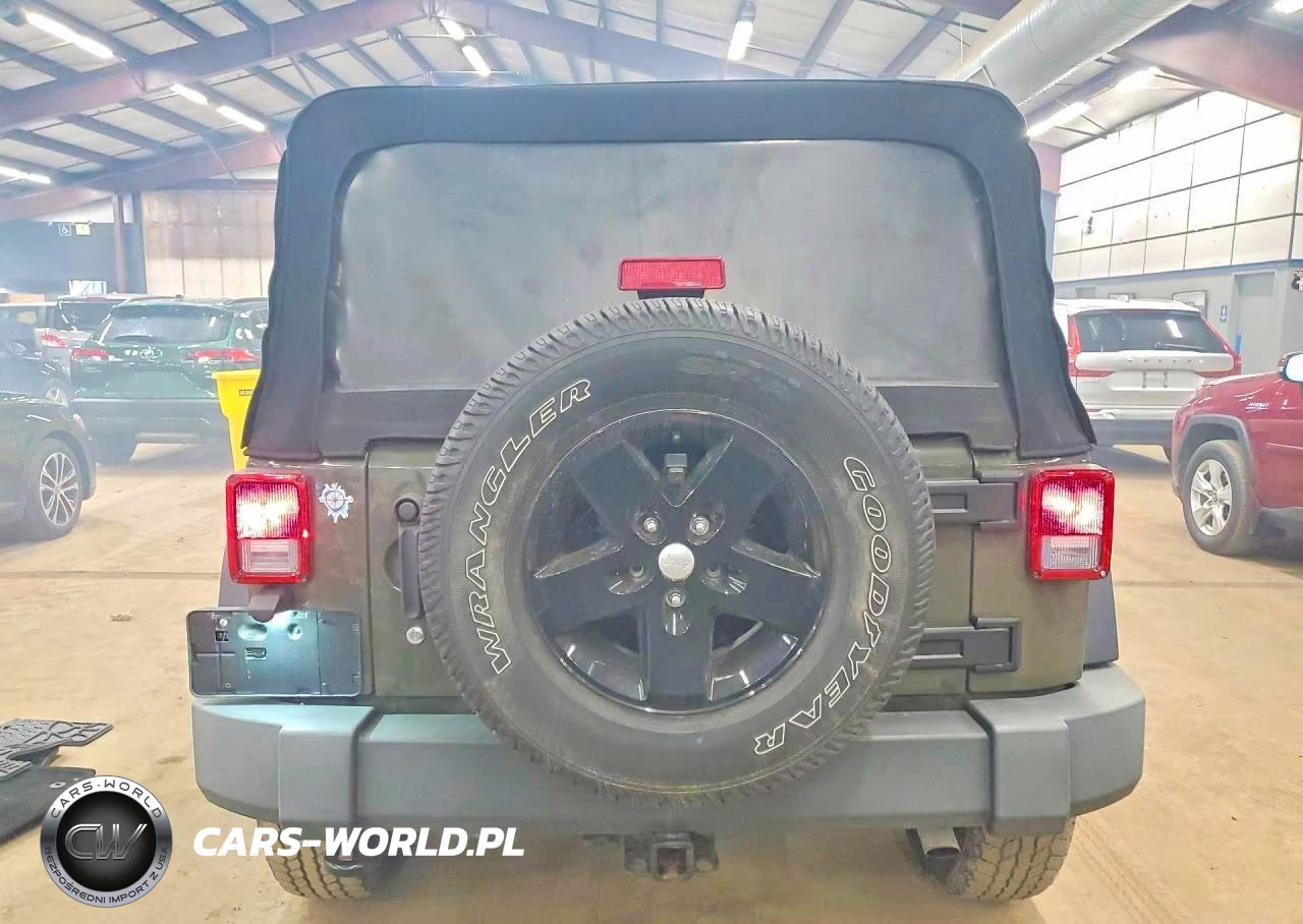2015 Jeep Wrangler Unlimited Sport VIN:1C4BJWDG6FL767648 - 6
