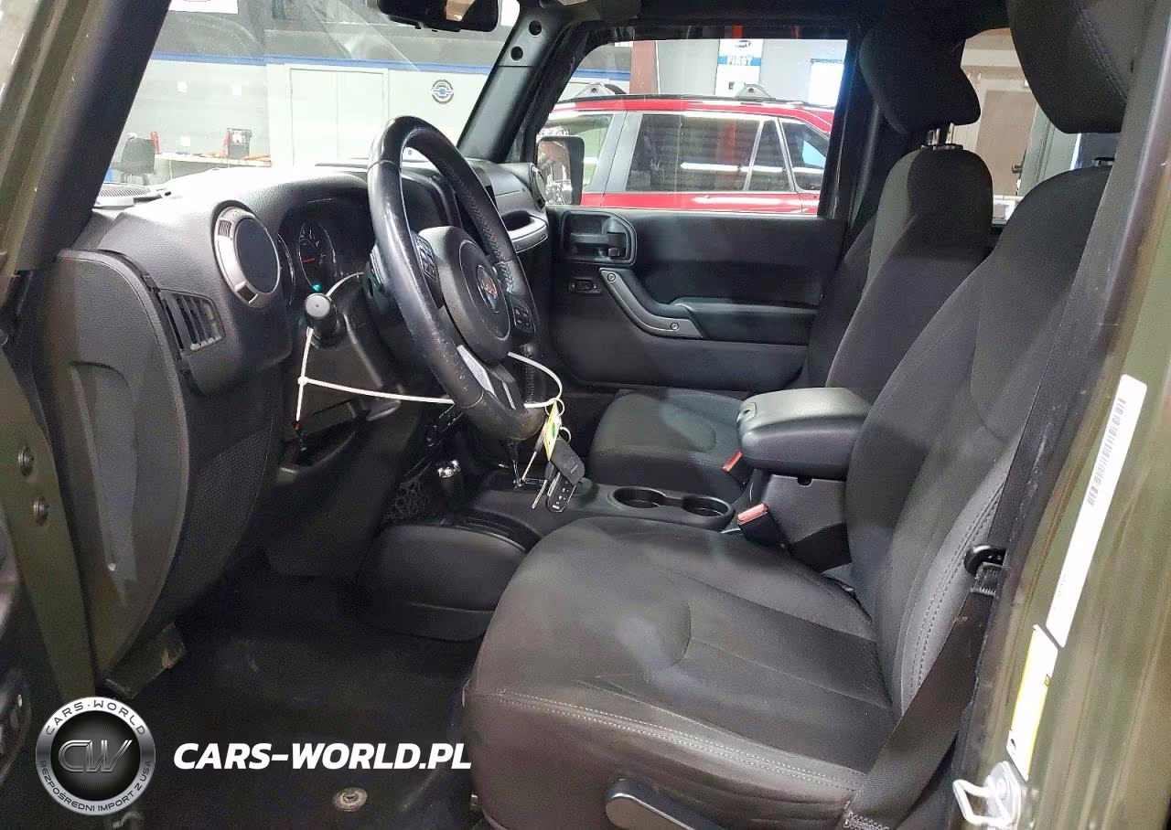 2015 Jeep Wrangler Unlimited Sport VIN:1C4BJWDG6FL767648 - 7