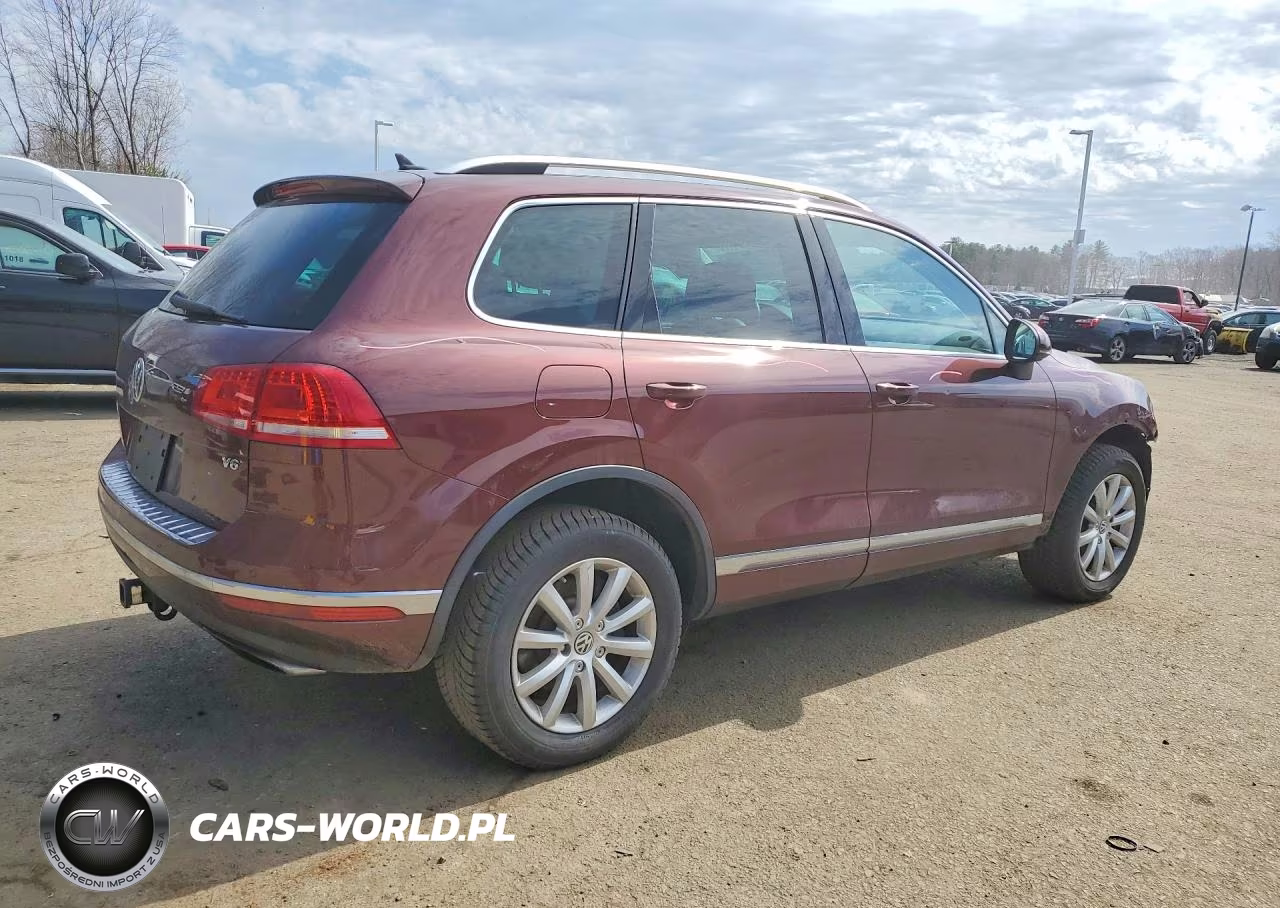 2017 Volkswagen Touareg Executive VIN:WVGGF7BP0HD006204 - 3
