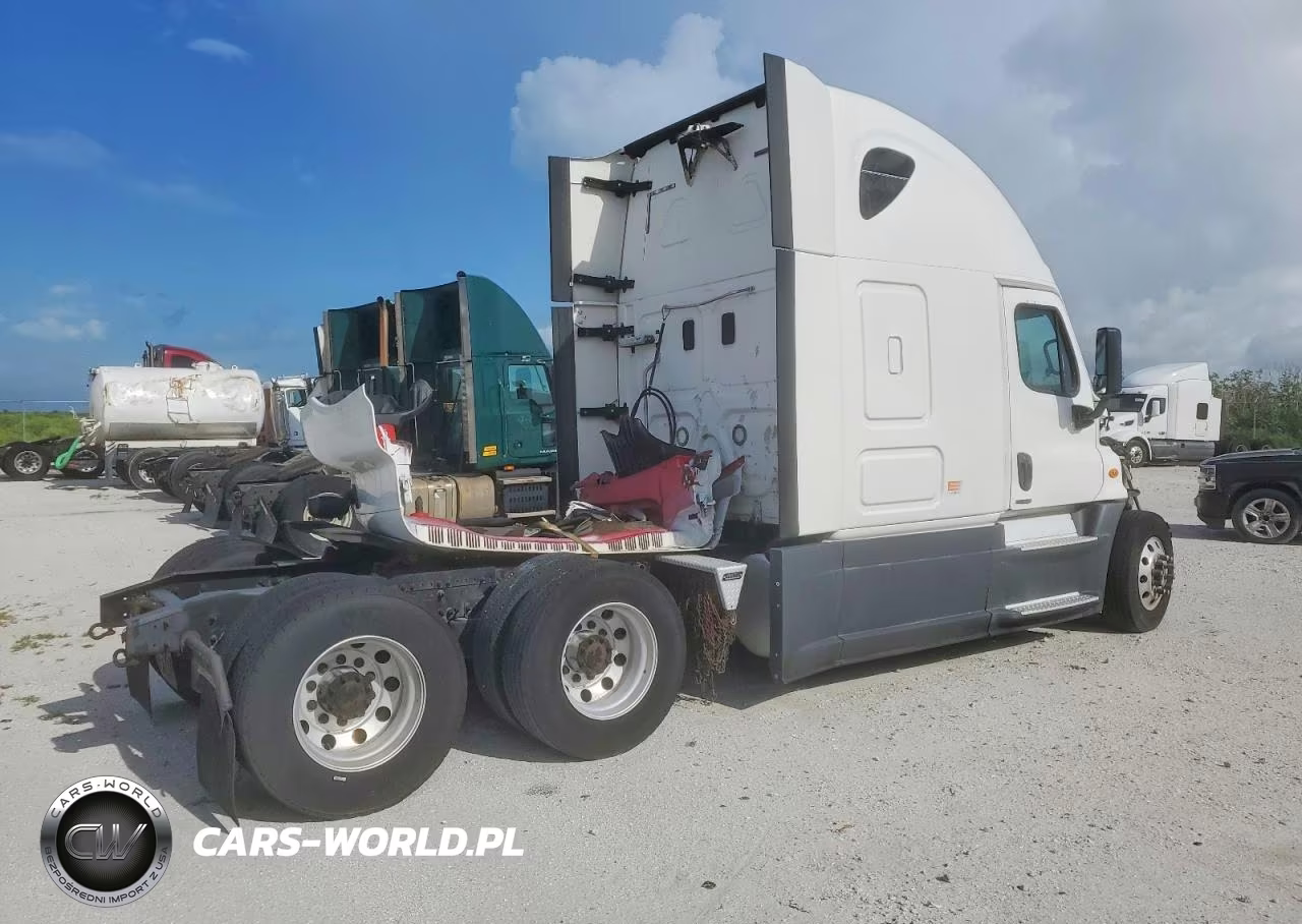 2015 Freightliner Cascadia Semi Truck VIN:1FUJGLD58FLGM3450 - 4