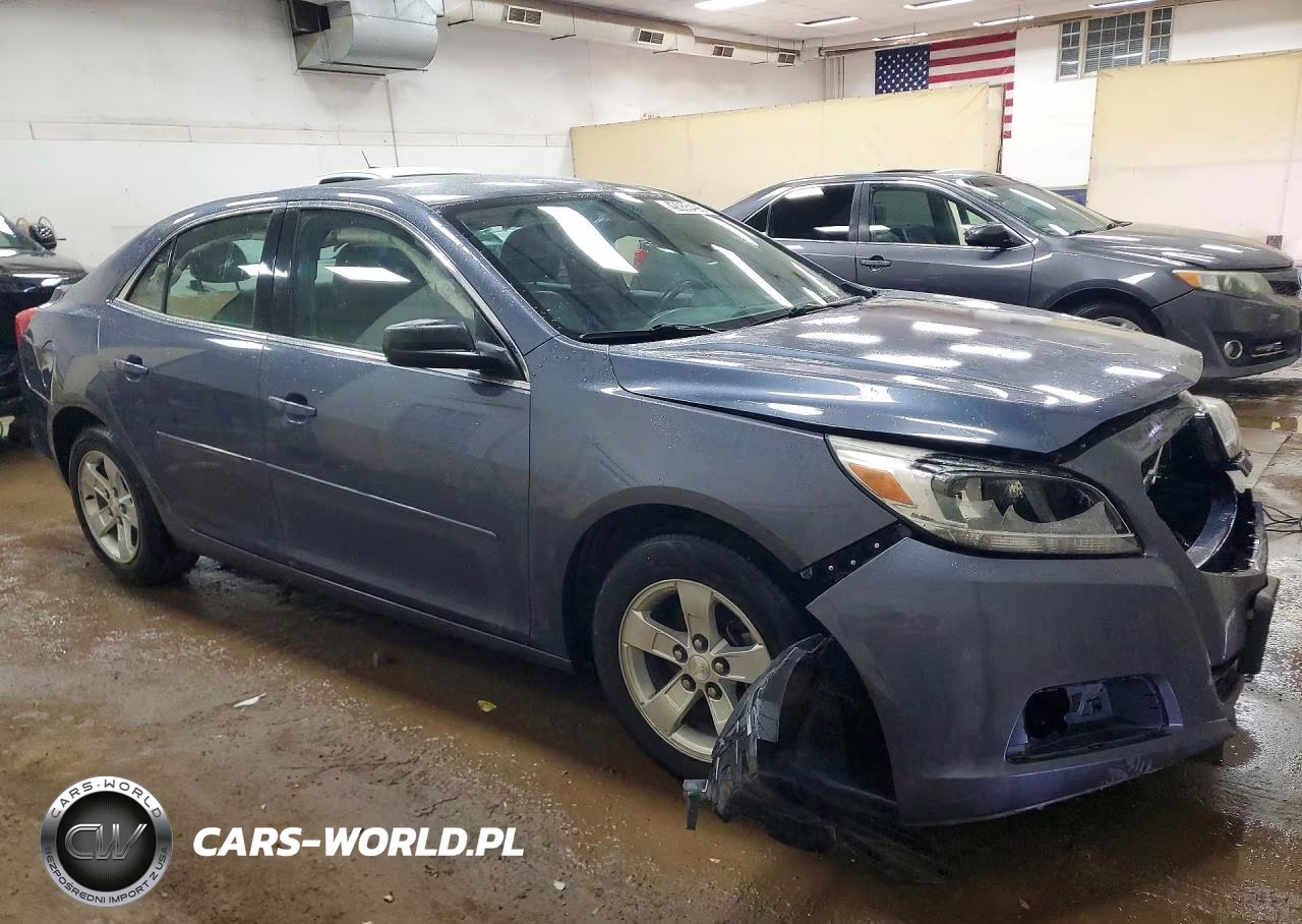 2013 Chevrolet Malibu Ls VIN:1G11B5SA9DF156373 - 4