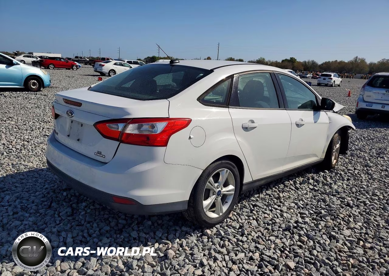 2014 Ford Focus Se VIN:1FADP3F29EL392740 - 3