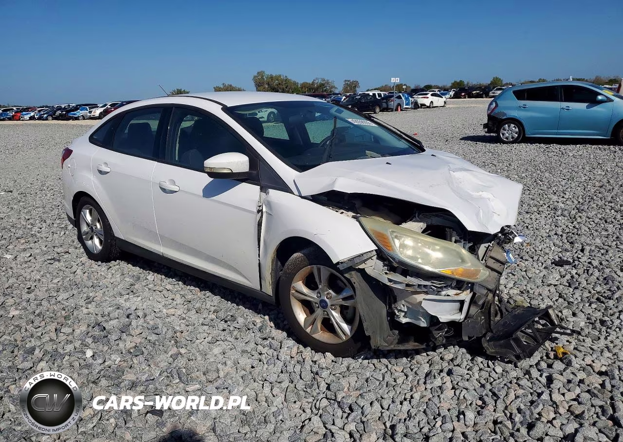 2014 Ford Focus Se VIN:1FADP3F29EL392740 - 4
