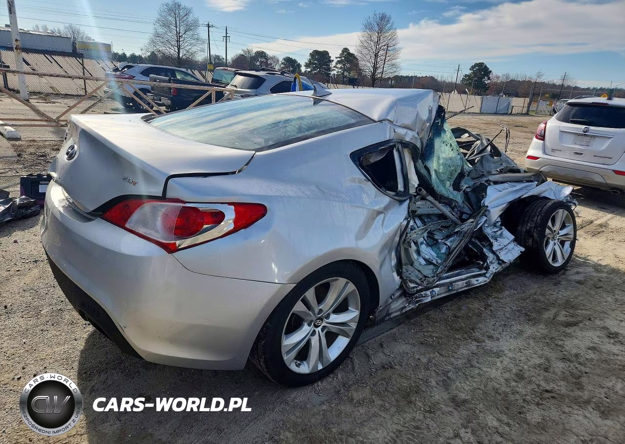 2010 Hyundai Genesis Coupe 2.0T VIN:KMHHT6KD6AU028680 - 3