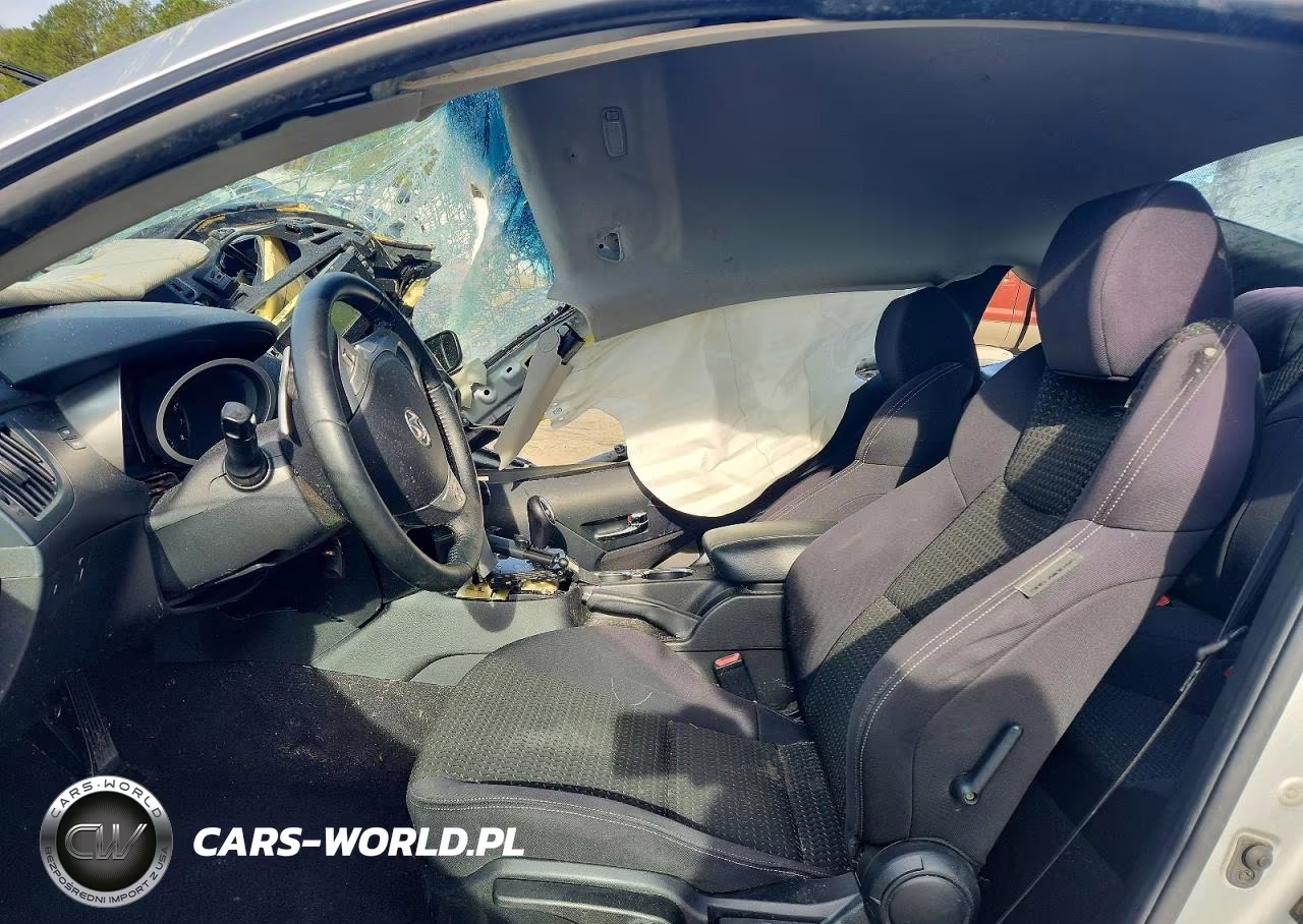 2010 Hyundai Genesis Coupe 2.0T VIN:KMHHT6KD6AU028680 - 7