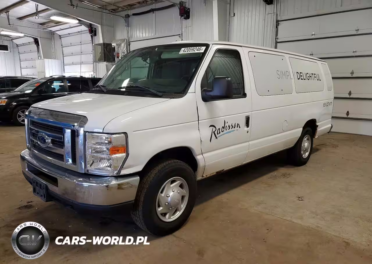 2013 Ford Econoline E350 Super Duty Wagon