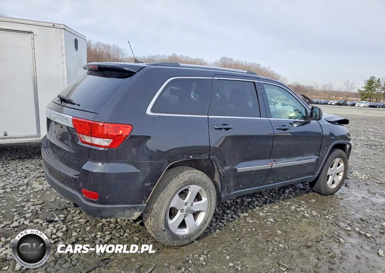 2013 Jeep Grand Cherokee Laredo VIN:1C4RJFAG1DC532767 - 3