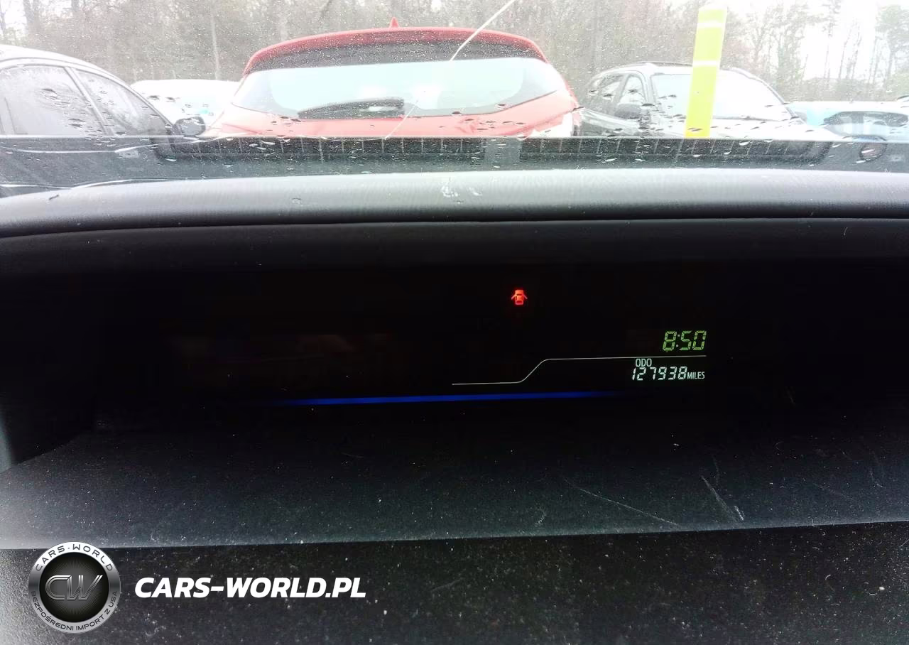 2012 Toyota Prius V Three VIN:JTDZN3EU4C3037920 - 9