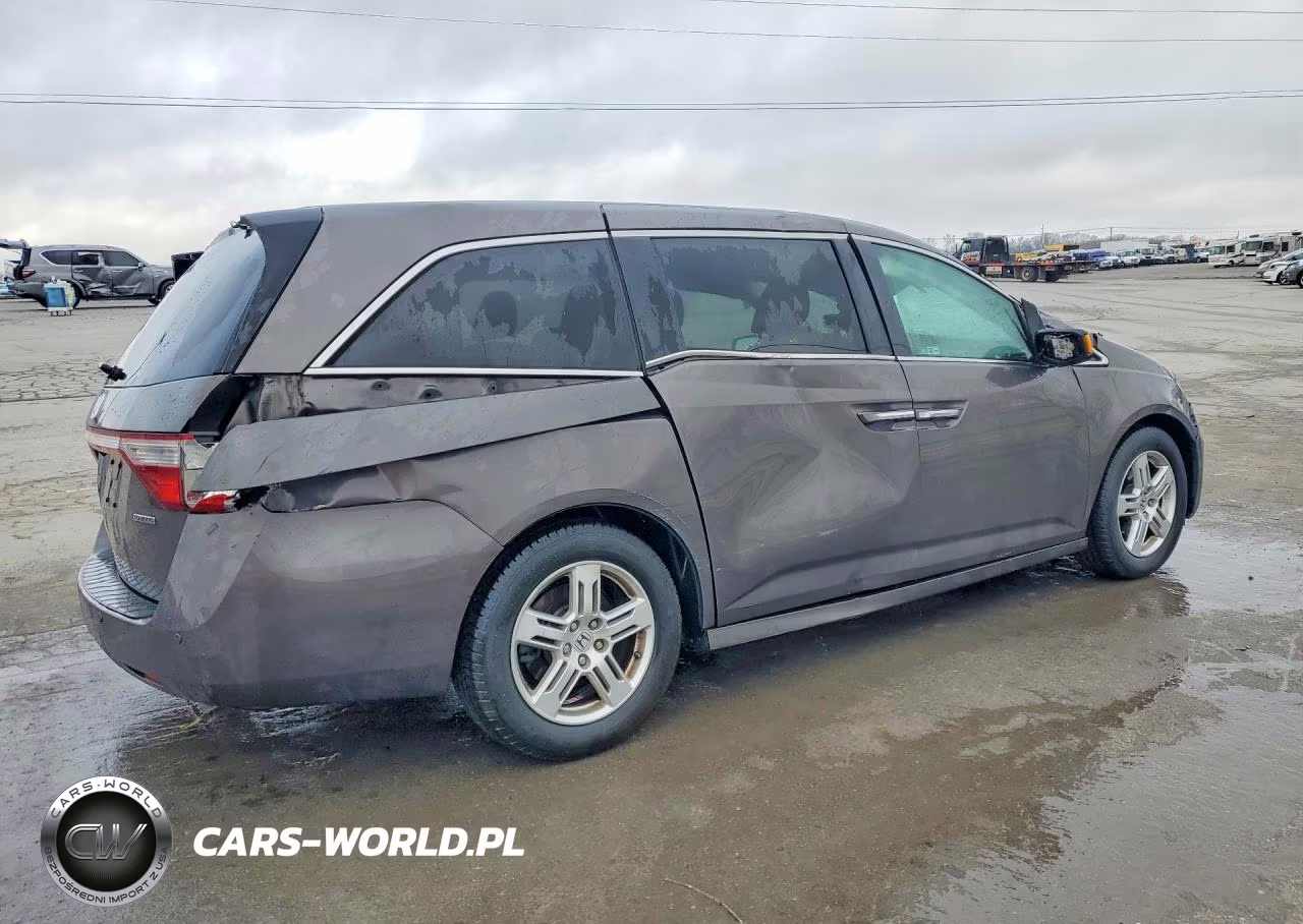 2012 Honda Odyssey Touring VIN:5FNRL5H92CB126140 - 3