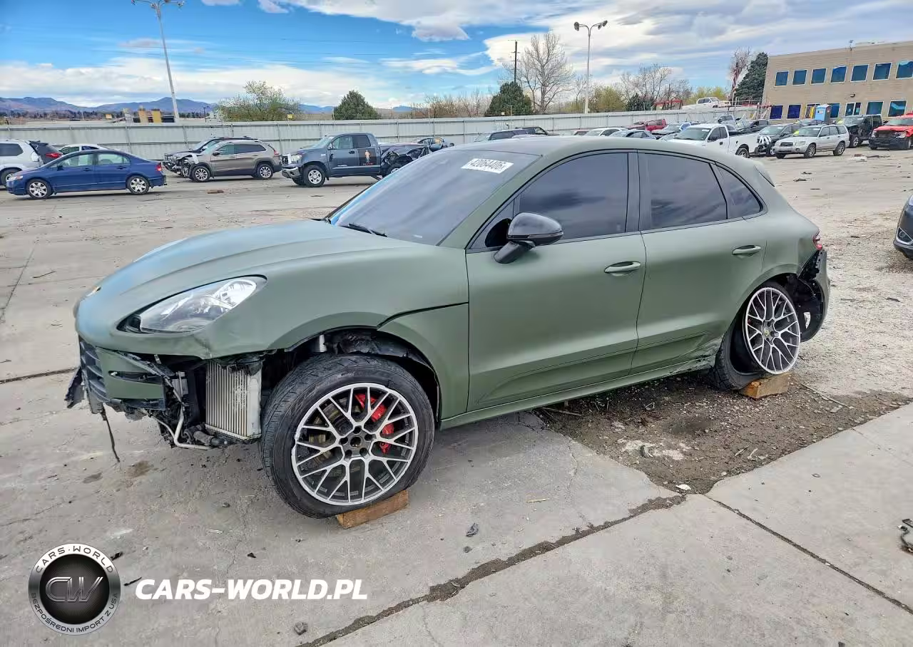 2015 Porsche Macan Turbo