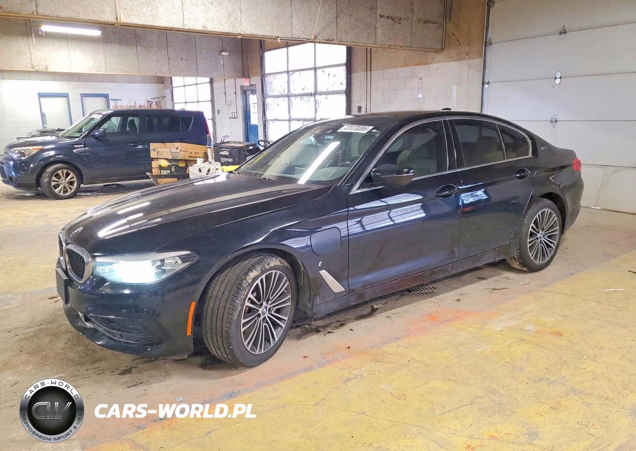 2019 BMW 530E