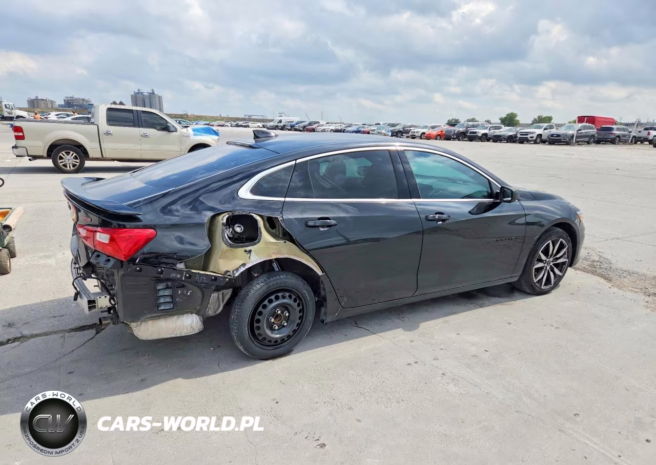 2024 Chevrolet Malibu Rs VIN:1G1ZG5ST9RF145399 - 3