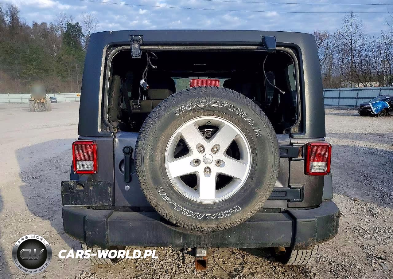 2016 Jeep Wrangler Unlimited Sport VIN:1C4BJWDGXGL209173 - 6