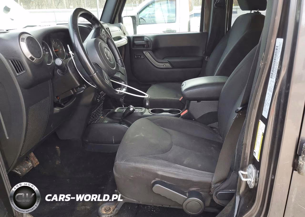 2016 Jeep Wrangler Unlimited Sport VIN:1C4BJWDGXGL209173 - 7