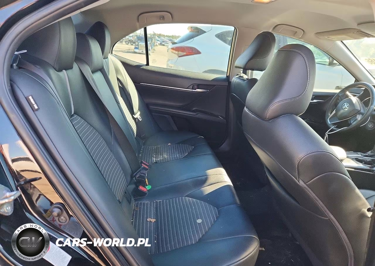 2018 Toyota Camry Se VIN:4T1B11HK7JU561884 - 10
