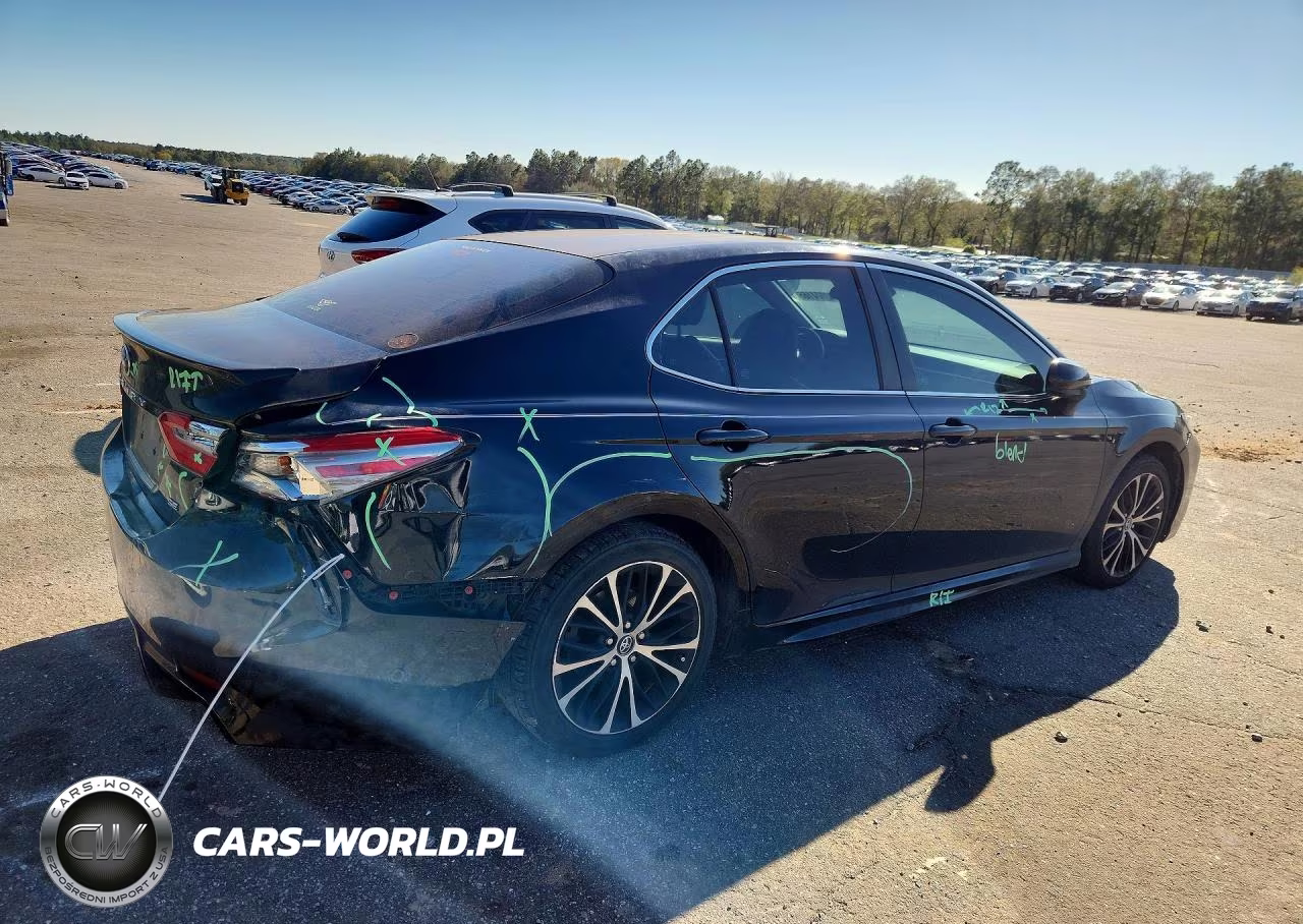 2018 Toyota Camry Se VIN:4T1B11HK7JU561884 - 3