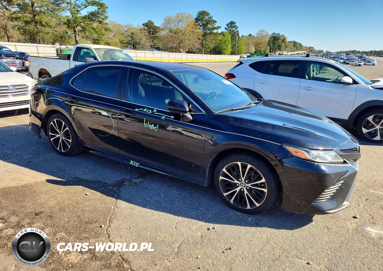 2018 Toyota Camry Se VIN:4T1B11HK7JU561884 - 4