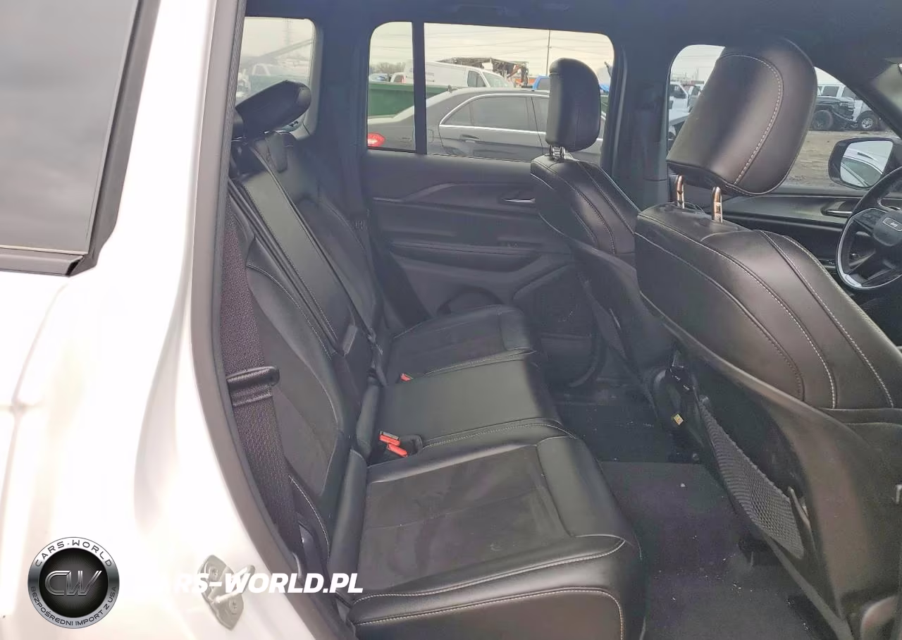 2024 Jeep Grand Cherokee Laredo VIN:1C4RJHAG3RC702033 - 11