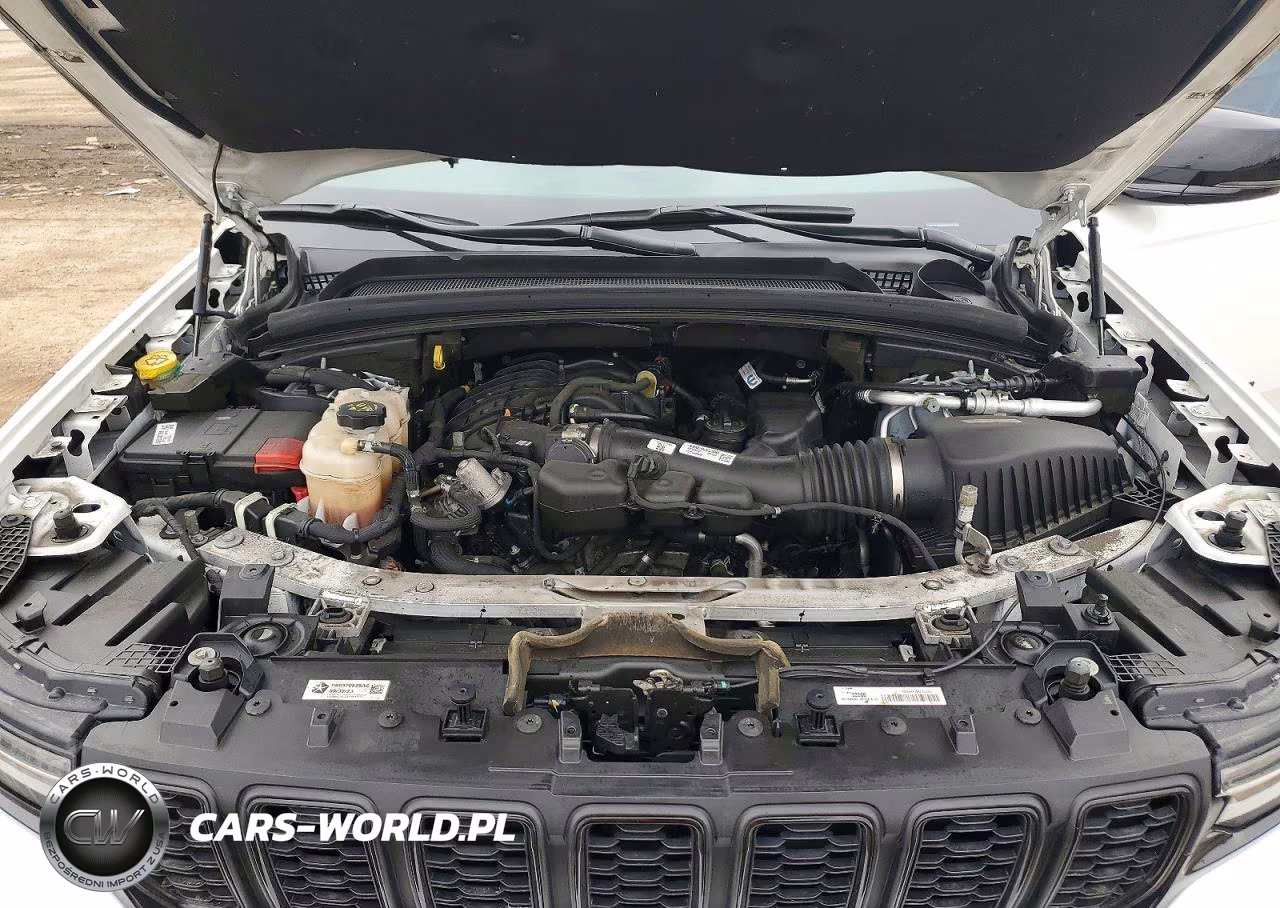 2024 Jeep Grand Cherokee Laredo VIN:1C4RJHAG3RC702033 - 12