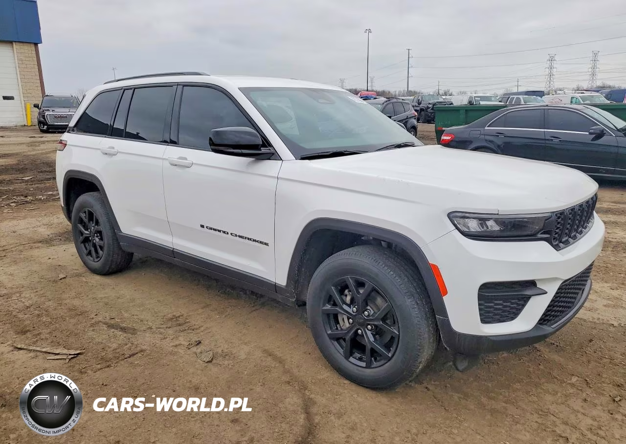 2024 Jeep Grand Cherokee Laredo VIN:1C4RJHAG3RC702033 - 4