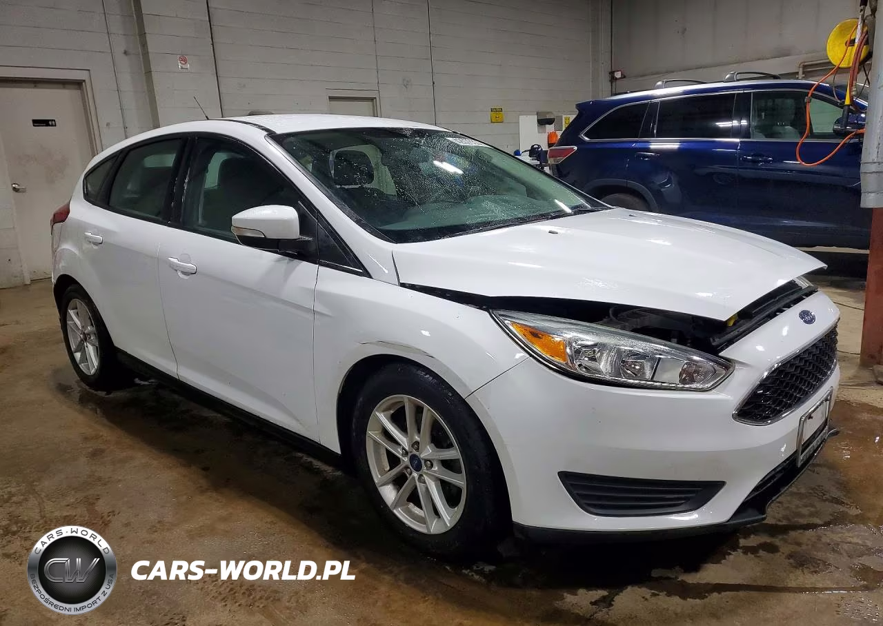 2016 Ford Focus Se VIN:1FADP3K25GL279084 - 4