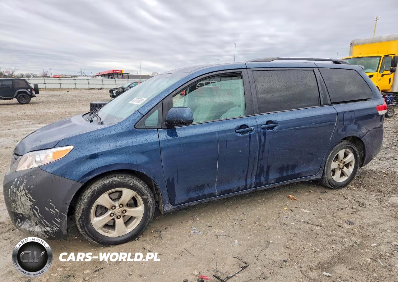2011 Toyota Sienna Le 8-Passenger