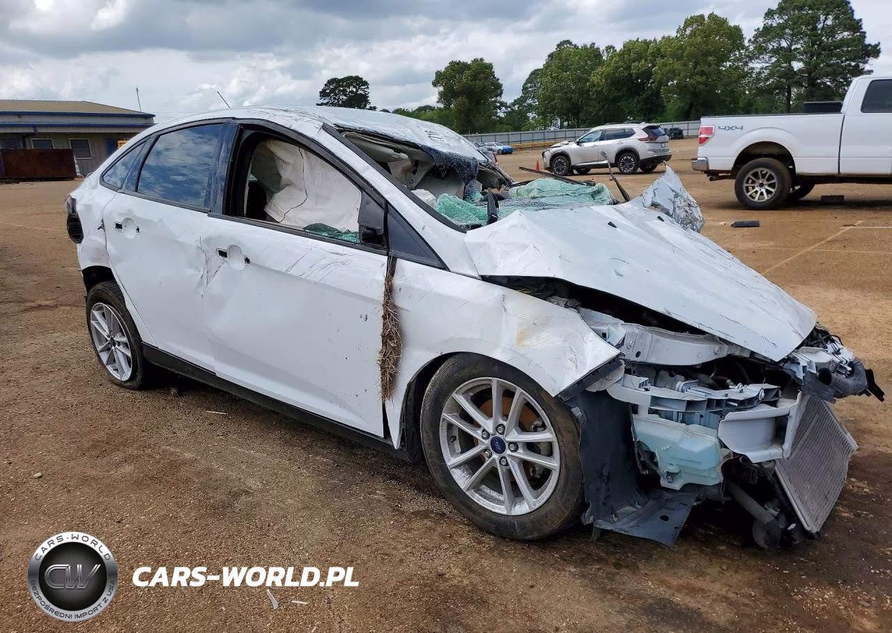 2017 Ford Focus VIN:1FADP3F28HL253784 - 4