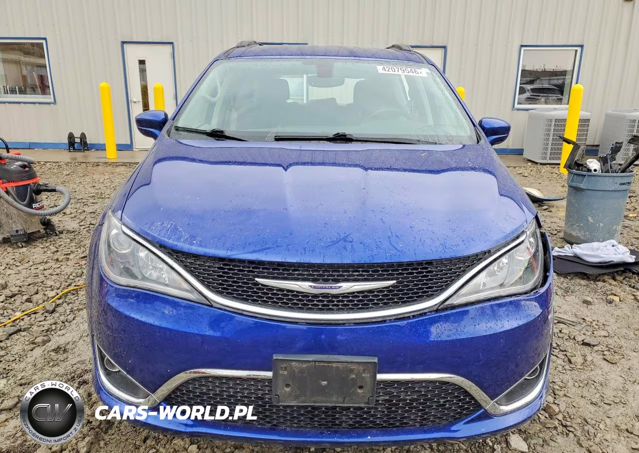 2020 Chrysler Pacifica Touring VIN:2C4RC1FG6LR103443 - 5
