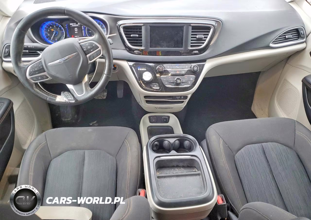2020 Chrysler Pacifica Touring VIN:2C4RC1FG6LR103443 - 8