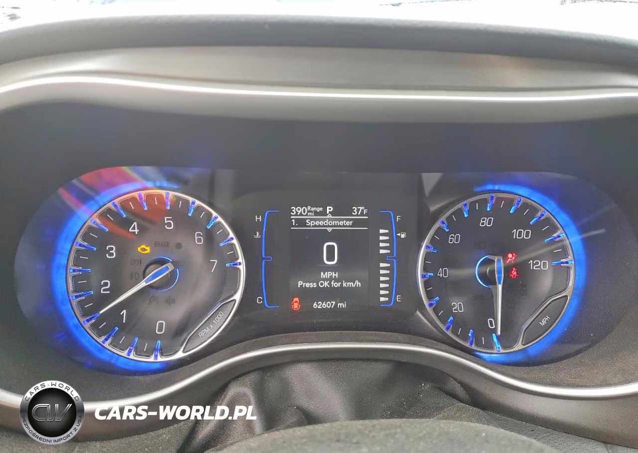 2020 Chrysler Pacifica Touring VIN:2C4RC1FG6LR103443 - 9