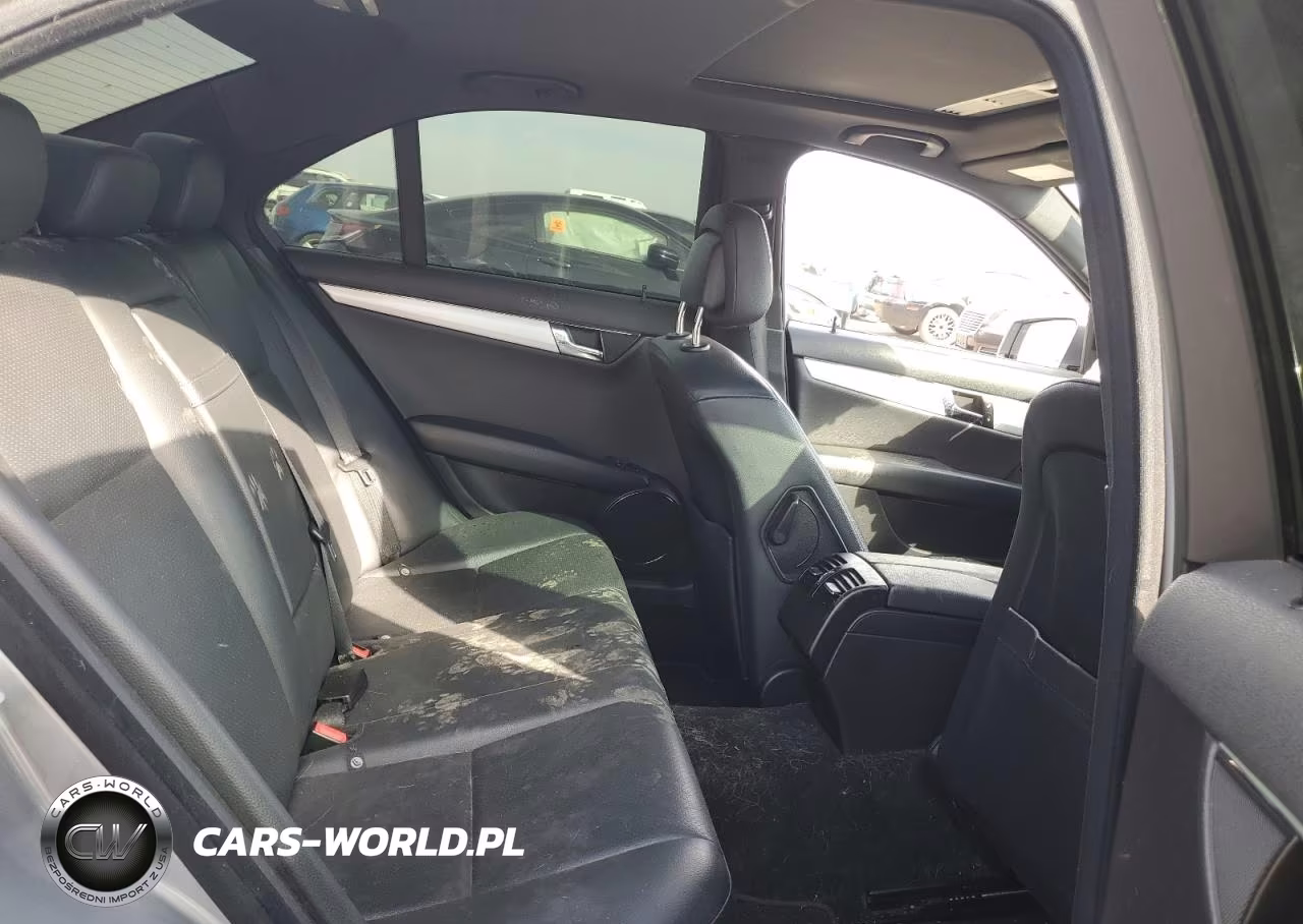 2010 Mercedes-Benz C 300 VIN:WDDGF5EB3AF440593 - 10