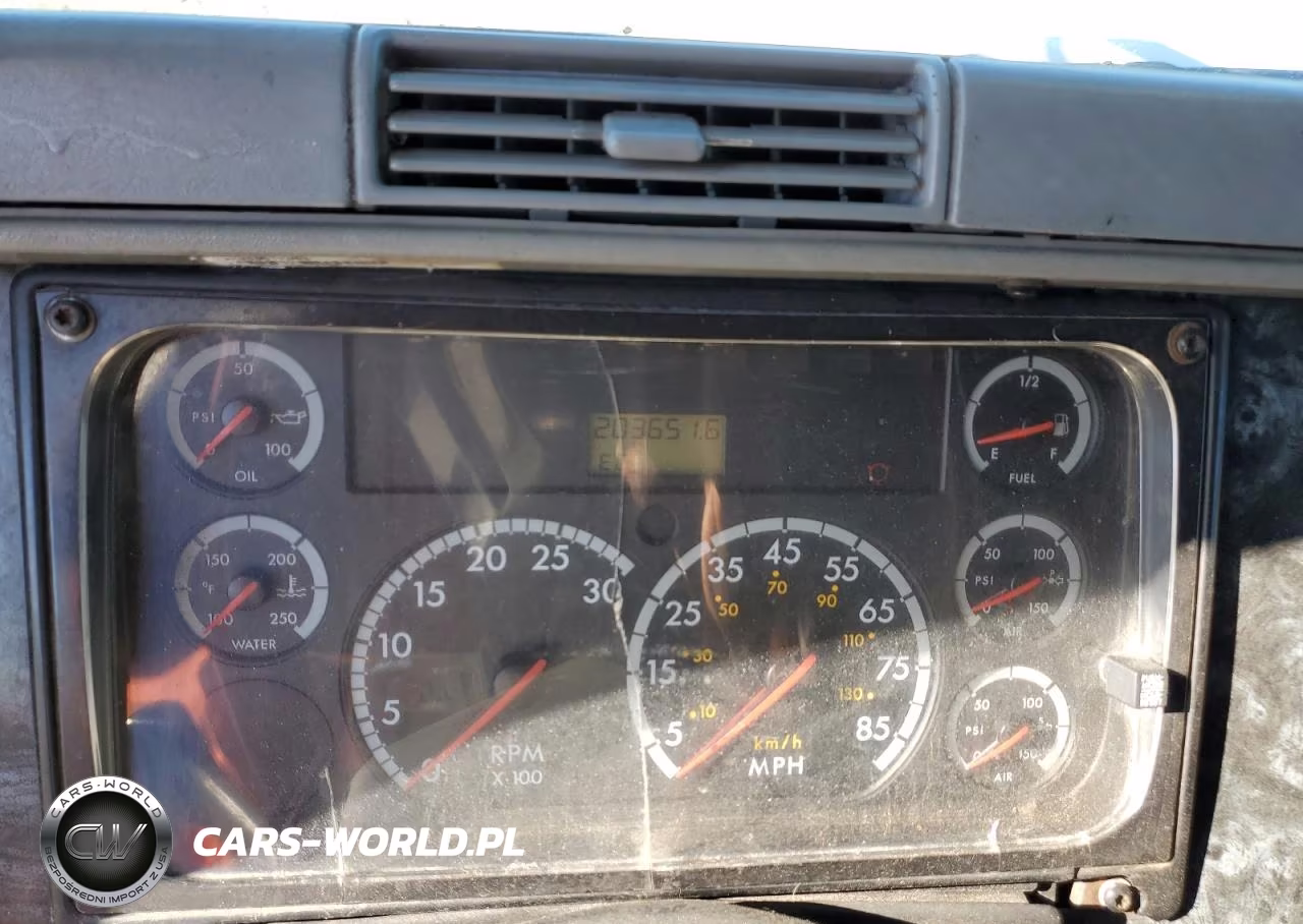 2001 Freightliner Columbia Columbia VIN:1FUJA6CGX1LH02044 - 8