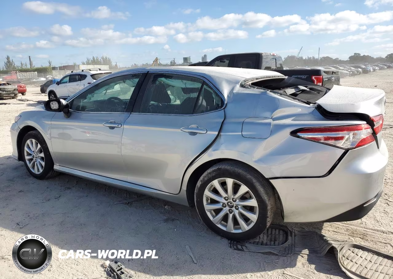 2018 Toyota Camry L VIN:4T1B11HK1JU554414 - 2