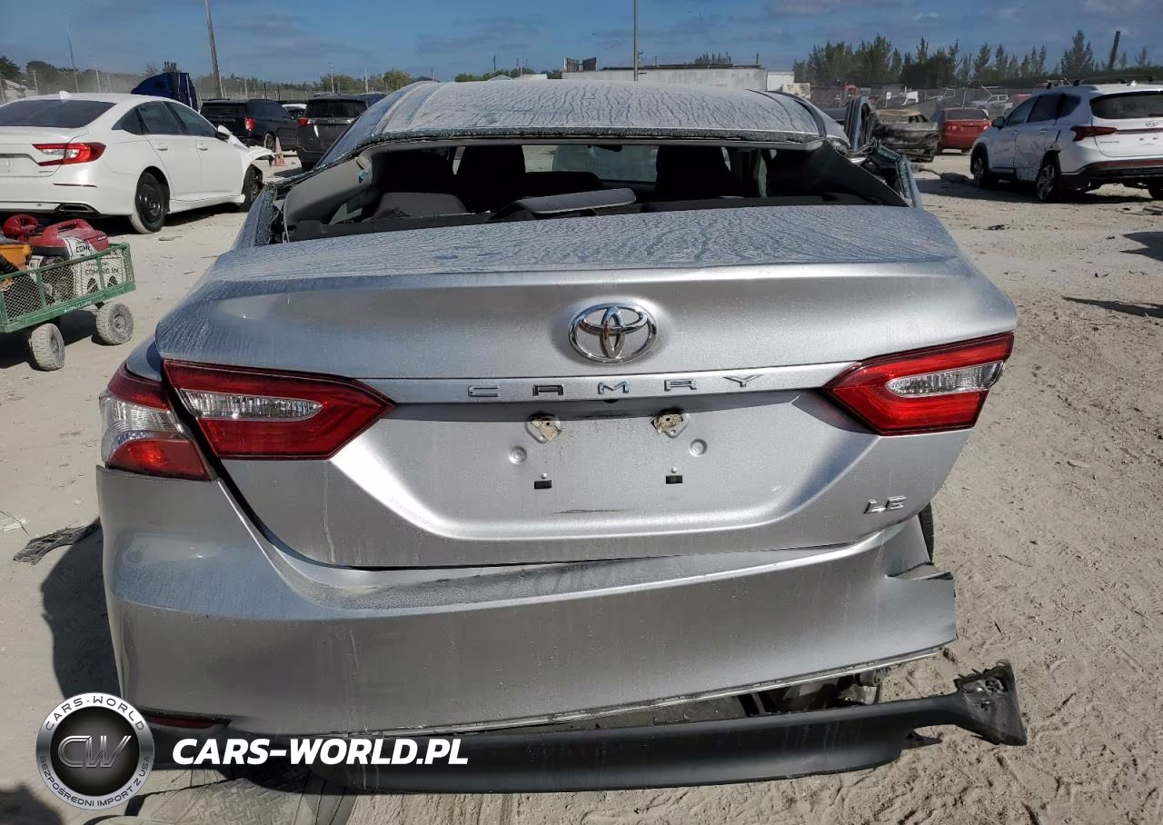 2018 Toyota Camry L VIN:4T1B11HK1JU554414 - 6