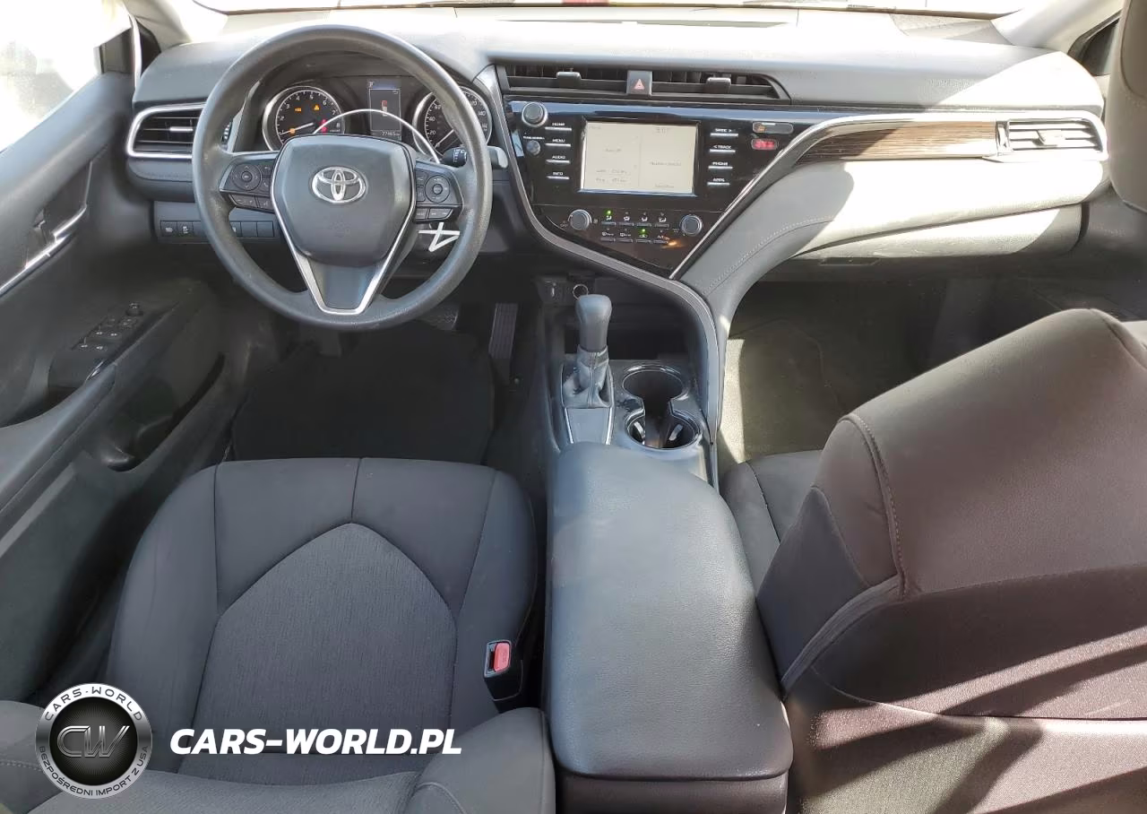 2018 Toyota Camry L VIN:4T1B11HK1JU554414 - 8