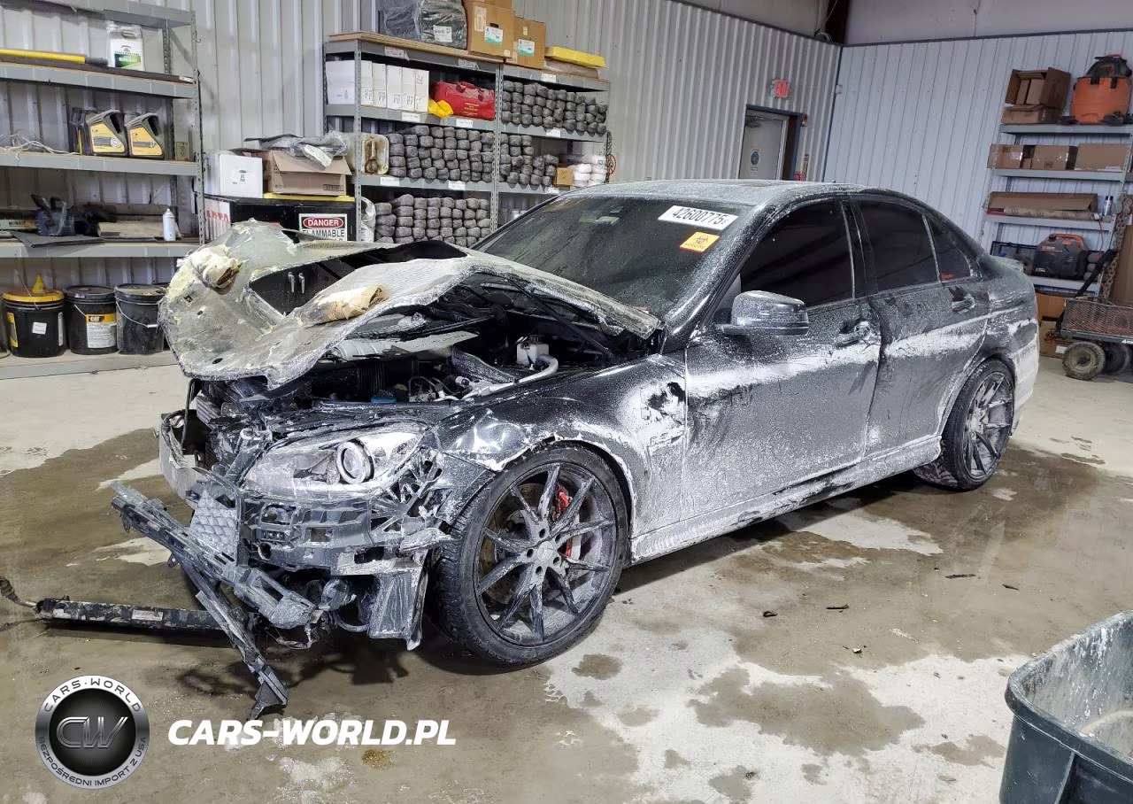2012 Mercedes-Benz C 63 Amg – zdjęcie 1 z 12